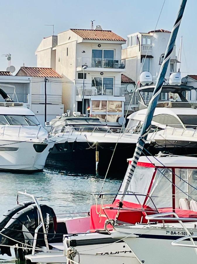 Apt Port Rhodes C, 2 Chbres, 2 Terrasses, Vue Sur Canal Principal De La Marina Et Sur Les Pyrenees Apartment Емпуриабрава Екстериор снимка